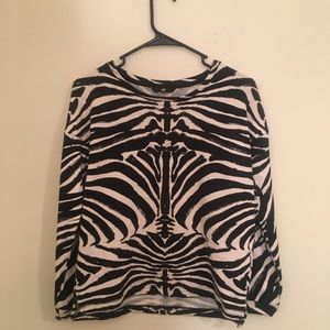 Black and white sweatshirt